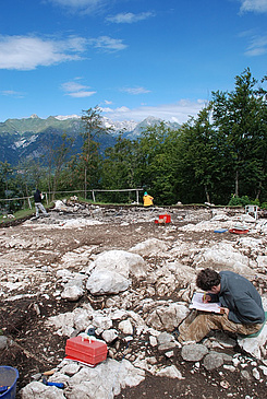 Documentation work in the south-east of the 2014 excavation area