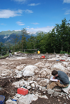 Dokumentationsarbeiten im Südostteil der Grabungsfläche von 2014.